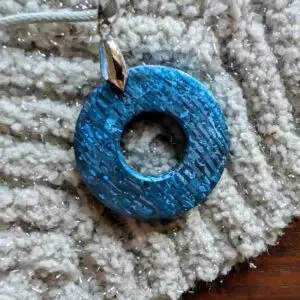 Crystallised titanium damascus pendant necklace blue
